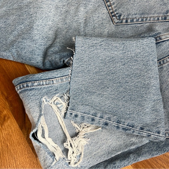 Zara light wash distressed jeans - Picture 5 of 5